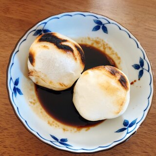 砂糖醤油で甘辛い味付け！焼き餅